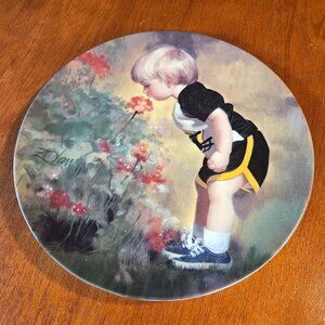 Donald Zolan Van Hygan & Smythe Inc. Grandma's Garden Collectors Plate 1986